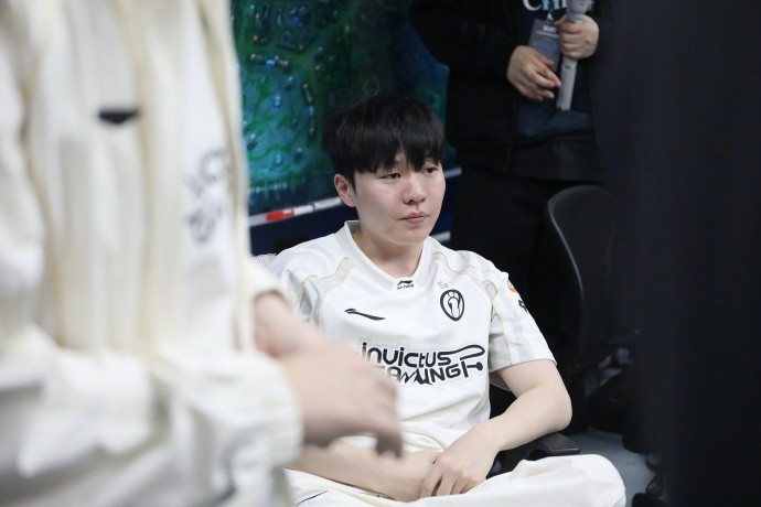 不敌WBG后IG发布赛场返图：折锋未折气，敛志更砺心